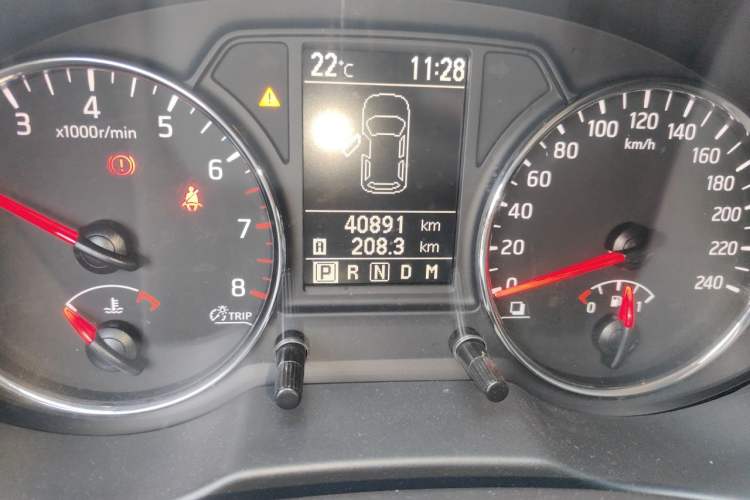 Used Dongfeng Fengdu MX6 2016 2.0L CVT Two-Wheel Drive Excellence Edition Odometer Close Up