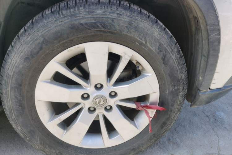 Used Dongfeng Fengdu MX6 2016 2.0L CVT Two-Wheel Drive Dream Edition Right Front Wheel Hub