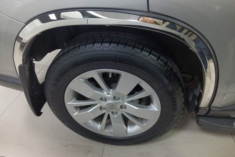 Used Dongfeng Fengdu MX6 2016 2.0L CVT Two-Wheel Drive Dream Edition Right Rear Wheel Hub