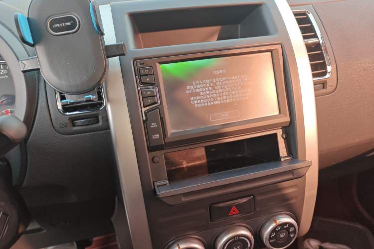 Used Dongfeng Fengdu MX6 2016 2.0L CVT Two-Wheel Drive Dream Edition Audio And AC Panel