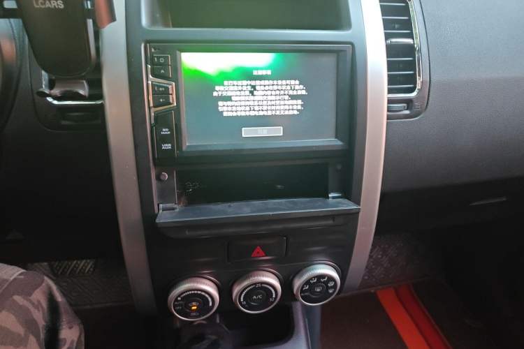 Used Dongfeng Fengdu MX6 2016 2.0L CVT Two-Wheel Drive Dream Edition Audio And AC Panel