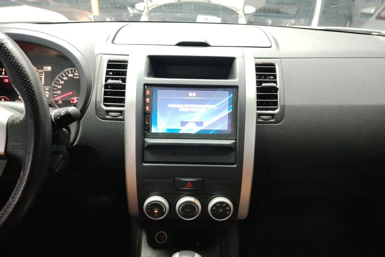 Used Dongfeng Fengdu MX6 2016 2.0L CVT Two-Wheel Drive All-Around Version Audio And AC Panel