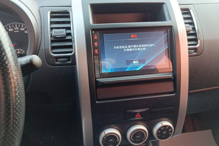 Used Dongfeng Fengdu MX6 2016 2.0L CVT All-Wheel-Drive Versatile Edition Audio And AC Panel