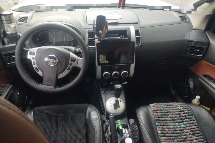 Used Dongfeng Fengdu MX6 2016 2.0L CVT Two-Wheel Drive Excellence Edition Center Console