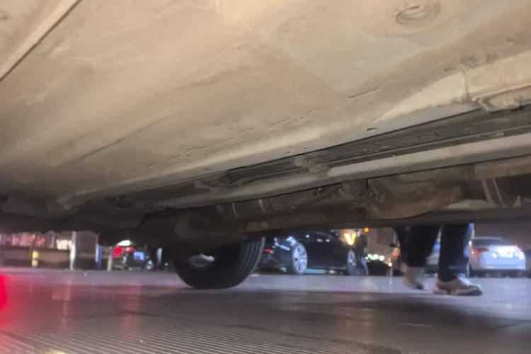 Used Dongfeng Fengdu MX6 2016 2.0L CVT Two-Wheel Drive All-Around Version Chassis Front Right