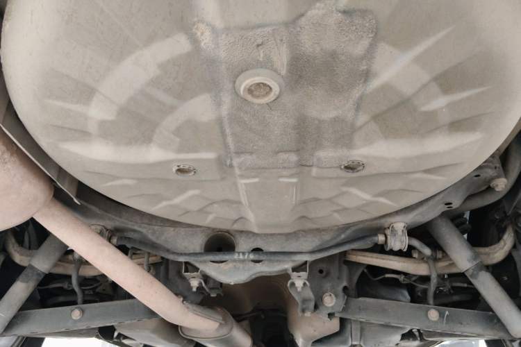 Used Dongfeng Fengdu MX6 2016 2.0L CVT Two-Wheel Drive All-Around Version Chassis Rear