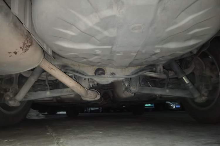 Used Dongfeng Fengdu MX6 2016 2.0L CVT Two-Wheel Drive Dream Edition Chassis Rear