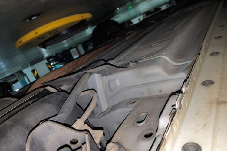Used Dongfeng Fengdu MX6 2016 2.0L CVT All-Wheel-Drive Versatile Edition Chassis Rear Left