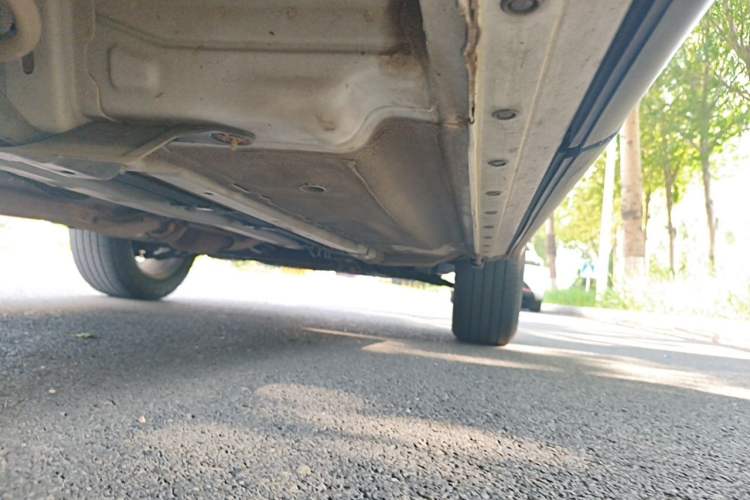 Used Dongfeng Fengdu MX6 2016 2.0L CVT Two-Wheel Drive All-Around Version Chassis Rear Right