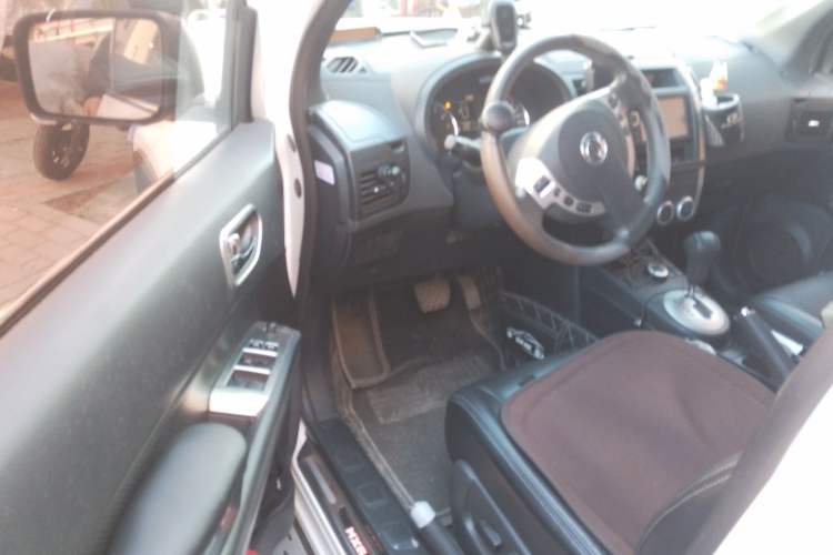 Used Dongfeng Fengdu MX6 2016 2.0L CVT 4x4 Dream Edition Driver Seat
