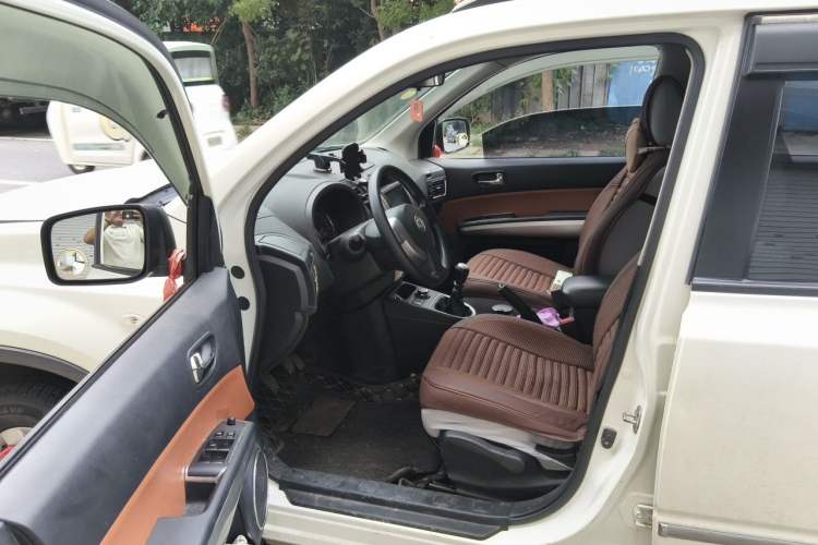 Used Dongfeng Fengdu MX6 2016 2.0L Manual Two-Wheel Drive Navigation Edition Driver Seat