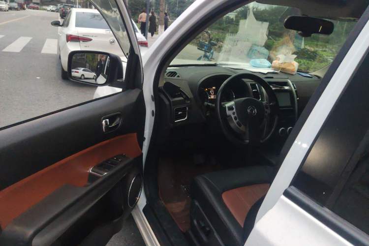 Used Dongfeng Fengdu MX6 2016 2.0L CVT Two-Wheel Drive Dream Edition Driver Seat