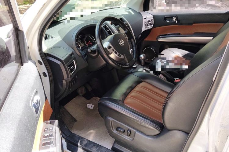Used Dongfeng Fengdu MX6 2016 2.0L CVT 4x4 Dream Edition Driver Seat