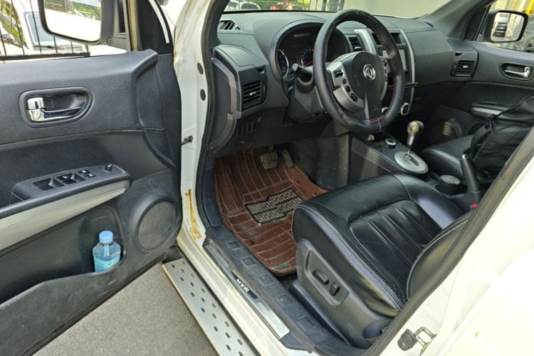 Used Dongfeng Fengdu MX6 2016 2.0L CVT 4x4 Dream Edition Driver Seat