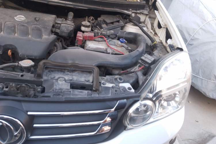 Used Dongfeng Fengdu MX6 2016 2.0L CVT 4x4 Dream Edition Engine Bay Left