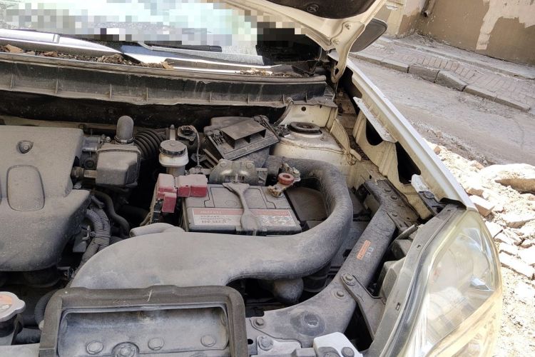 Used Dongfeng Fengdu MX6 2016 2.0L CVT 4x4 Dream Edition Engine Bay Left