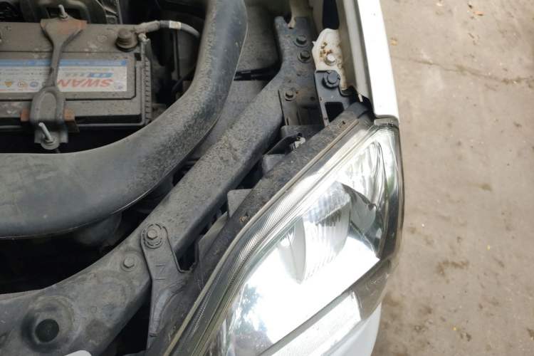 Used Dongfeng Fengdu MX6 2016 2.0L CVT Two-Wheel Drive All-Around Version Engine Bay Left