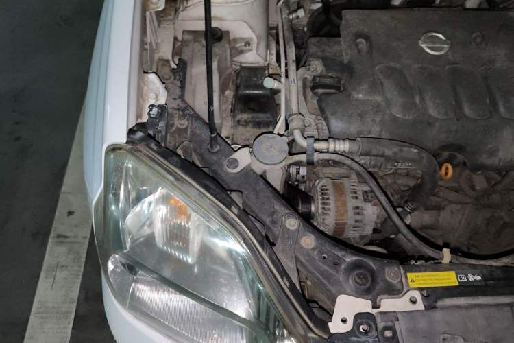 Used Dongfeng Fengdu MX6 2016 2.0L CVT All-Wheel-Drive Versatile Edition Engine Bay Right