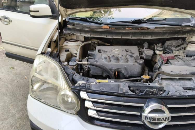 Used Dongfeng Fengdu MX6 2016 2.0L CVT Two-Wheel Drive All-Around Version Engine Bay Right