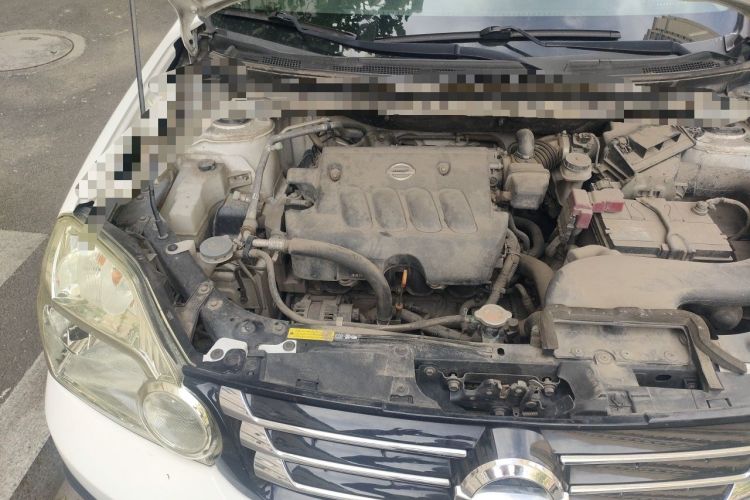 Used Dongfeng Fengdu MX6 2016 2.0L CVT Two-Wheel Drive Excellence Edition Engine Bay Right