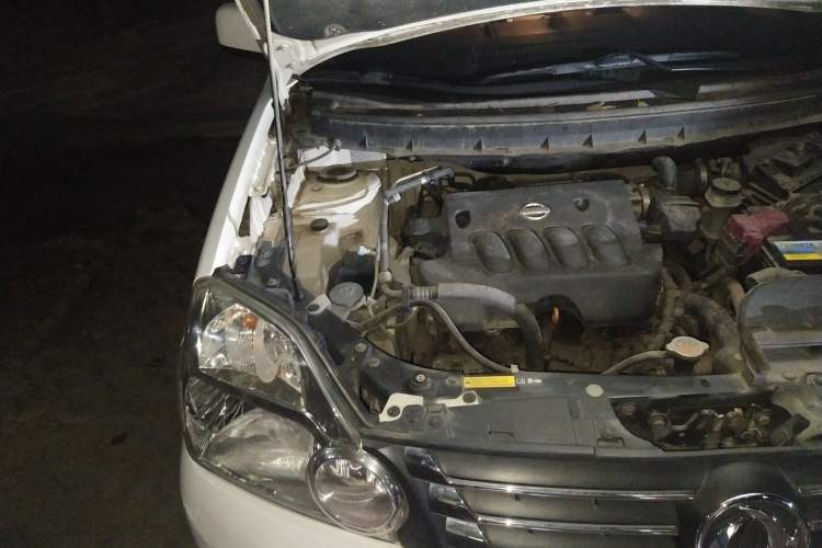 Used Dongfeng Fengdu MX6 2016 2.0L CVT Two-Wheel Drive All-Around Version Engine Bay Right
