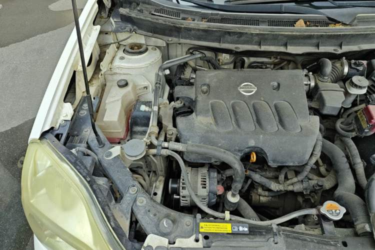 Used Dongfeng Fengdu MX6 2016 2.0L CVT 4x4 Dream Edition Engine Bay Right