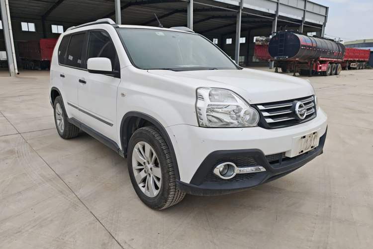 Used Dongfeng Fengdu MX6 2016 2.0L CVT Two-Wheel Drive All-Around Version Exterior 2
