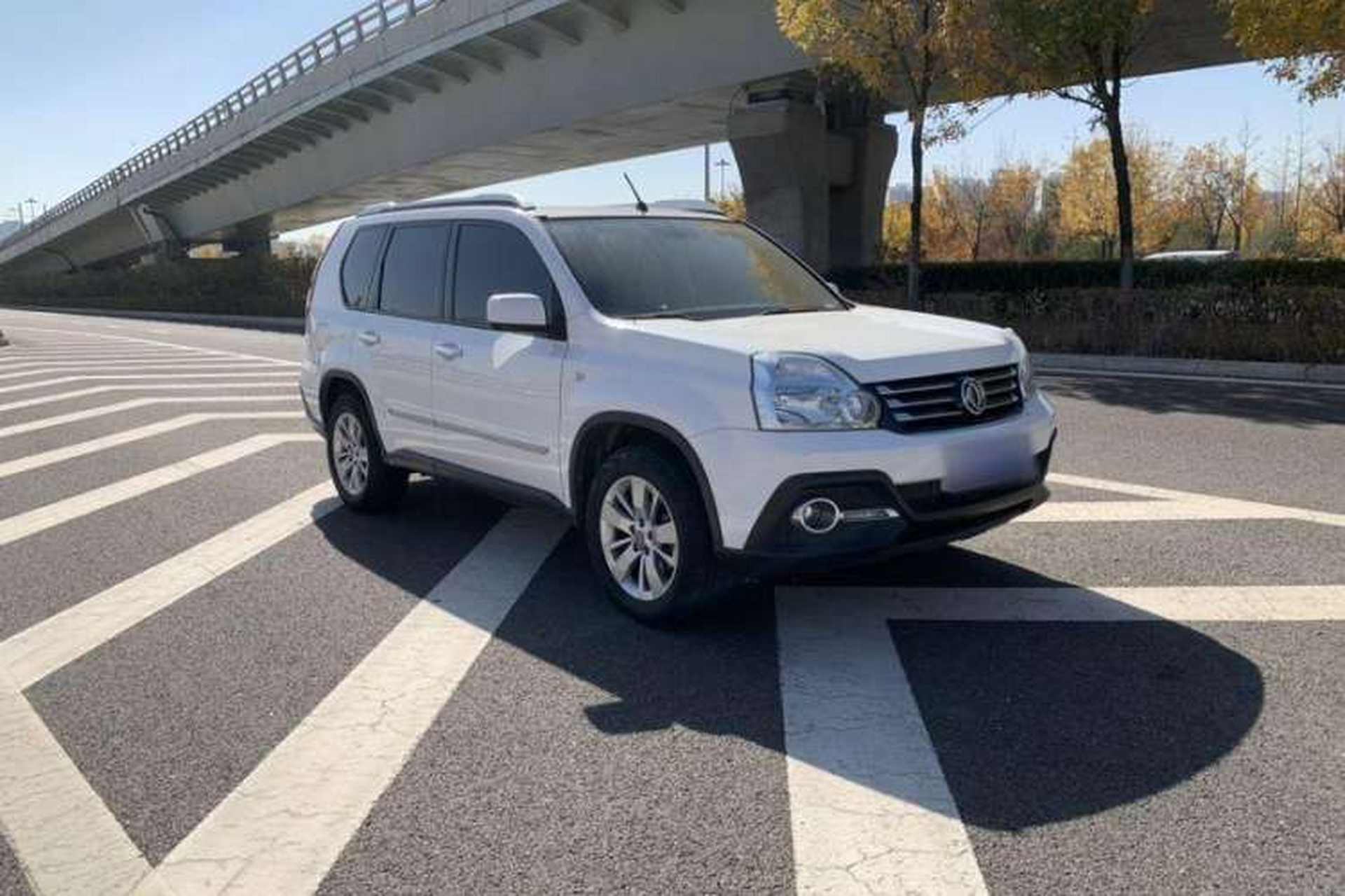 Used Dongfeng Fengdu MX6 2016 2.0L CVT All-Wheel-Drive Versatile Edition Exterior 2