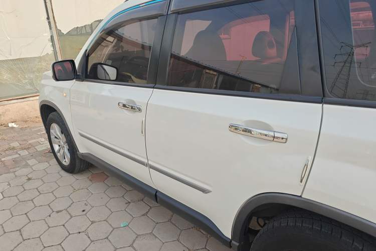 Used Dongfeng Fengdu MX6 2016 2.0L CVT Two-Wheel Drive Dream Edition Exterior 3