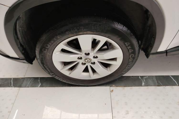 Used Dongfeng Fengdu MX6 2016 2.0L CVT Two-Wheel Drive All-Around Version Exterior 3