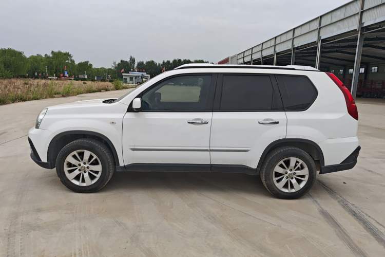 Used Dongfeng Fengdu MX6 2016 2.0L CVT Two-Wheel Drive All-Around Version Exterior 3