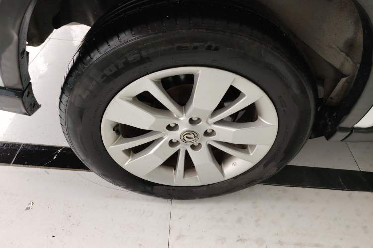 Used Dongfeng Fengdu MX6 2016 2.0L CVT Two-Wheel Drive All-Around Version Exterior 4