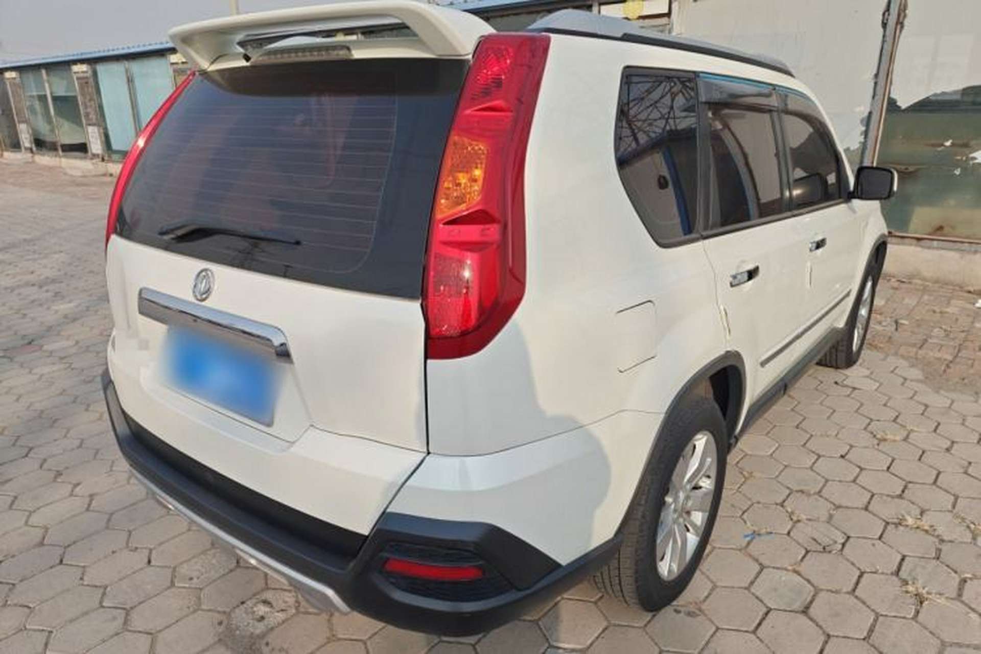 Used Dongfeng Fengdu MX6 2016 2.0L CVT Two-Wheel Drive Dream Edition Exterior 5