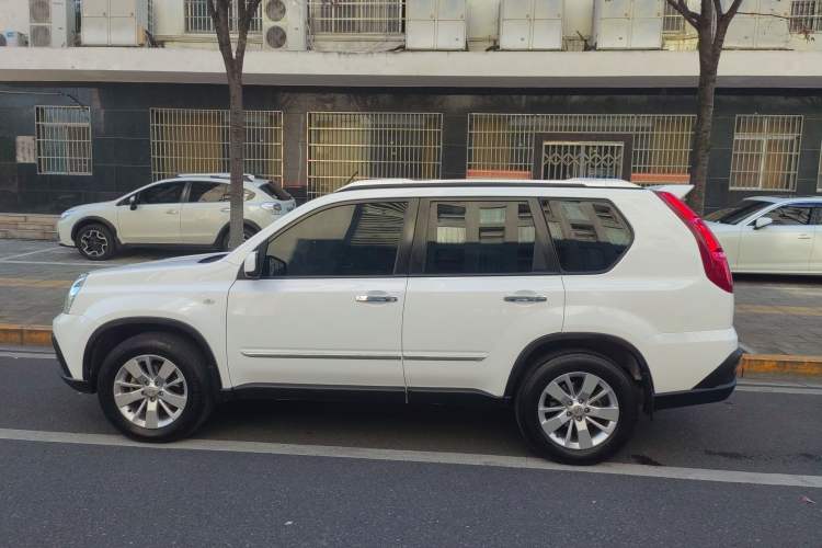 Used Dongfeng Fengdu MX6 2016 2.0L CVT Two-Wheel Drive Excellence Edition Exterior 5