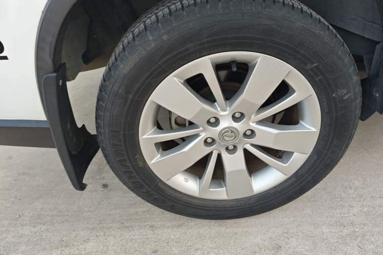 Used Dongfeng Fengdu MX6 2016 2.0L CVT Two-Wheel Drive All-Around Version Exterior 8