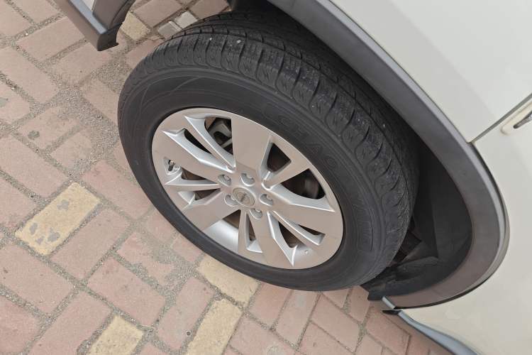 Used Dongfeng Fengdu MX6 2016 2.0L CVT Two-Wheel Drive Dream Edition Exterior 8