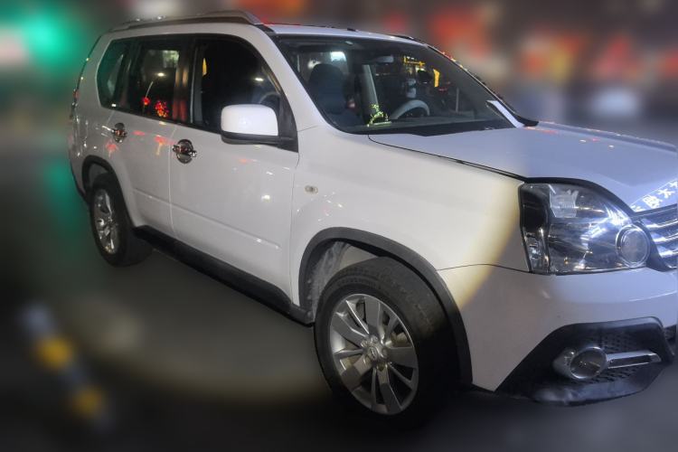 Used Dongfeng Fengdu MX6 2016 2.0L CVT Two-Wheel Drive All-Around Version Front Right 45 Deg