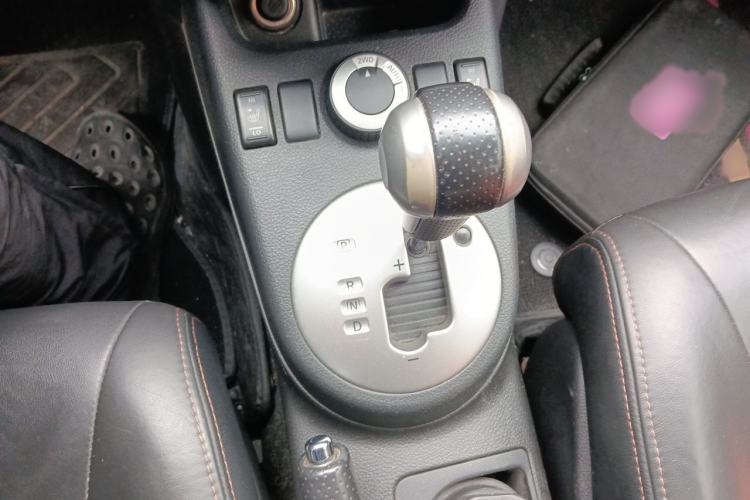 Used Dongfeng Fengdu MX6 2016 2.0L CVT 4x4 Dream Edition Gear Lever