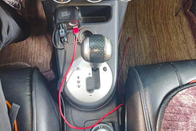 Used Dongfeng Fengdu MX6 2016 2.0L CVT Two-Wheel Drive All-Around Version Gear Lever