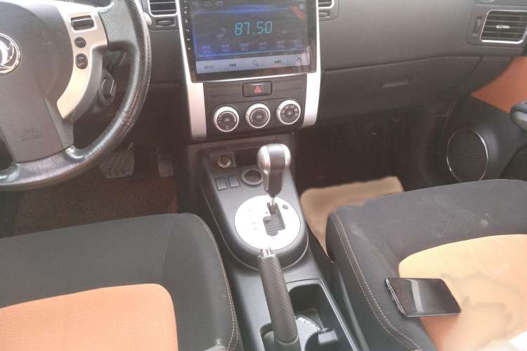 Used Dongfeng Fengdu MX6 2016 2.0L CVT Two-Wheel Drive All-Around Version Gear Lever