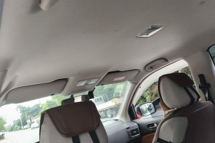 Used Dongfeng Fengdu MX6 2016 2.0L Manual Two-Wheel Drive Navigation Edition Headliner