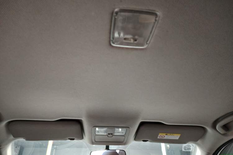 Used Dongfeng Fengdu MX6 2016 2.0L CVT Two-Wheel Drive All-Around Version Headliner