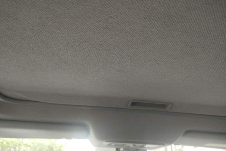 Used Dongfeng Fengdu MX6 2016 2.0L CVT Two-Wheel Drive Excellence Edition Headliner