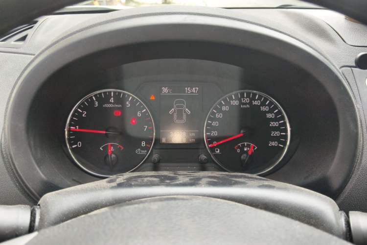 Used Dongfeng Fengdu MX6 2016 2.0L Manual Two-Wheel Drive Navigation Edition Instrument Cluster