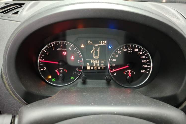 Used Dongfeng Fengdu MX6 2016 2.0L CVT Two-Wheel Drive All-Around Version Instrument Cluster
