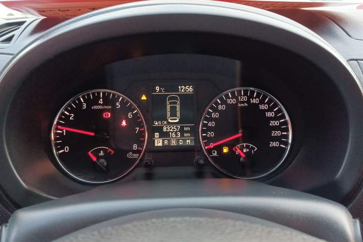 Used Dongfeng Fengdu MX6 2016 2.0L CVT All-Wheel-Drive Versatile Edition Instrument Cluster