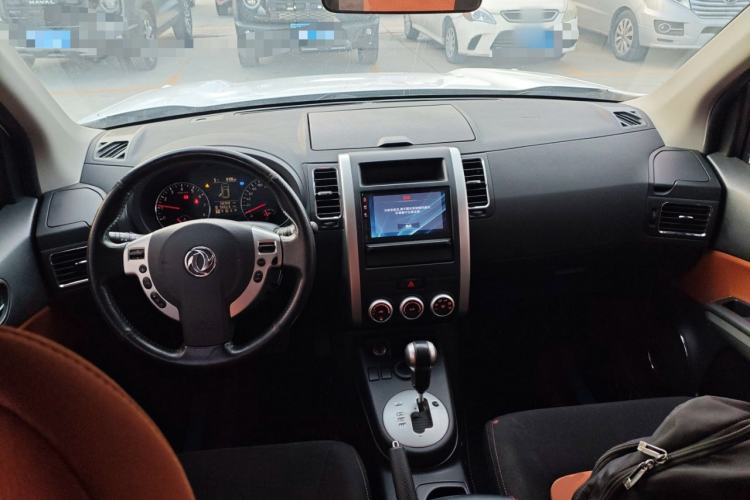 Used Dongfeng Fengdu MX6 2016 2.0L CVT Two-Wheel Drive All-Around Version Interior 2