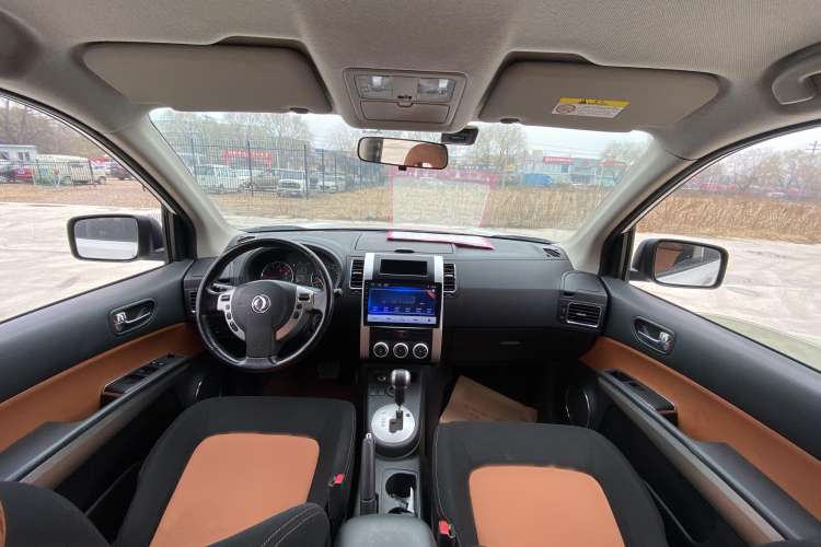 Used Dongfeng Fengdu MX6 2016 2.0L CVT Two-Wheel Drive All-Around Version Interior 2