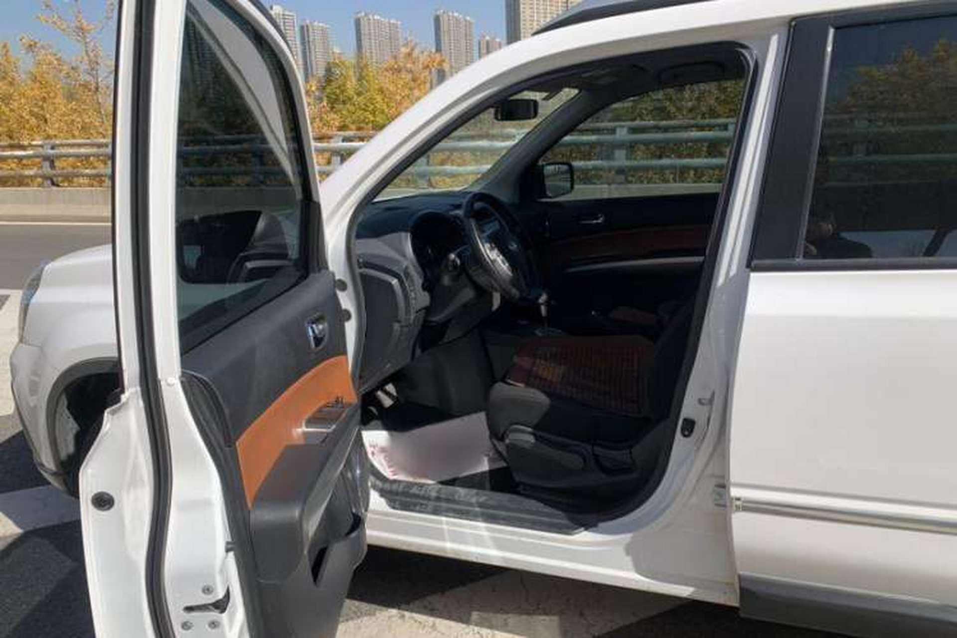 Used Dongfeng Fengdu MX6 2016 2.0L CVT All-Wheel-Drive Versatile Edition Interior 2