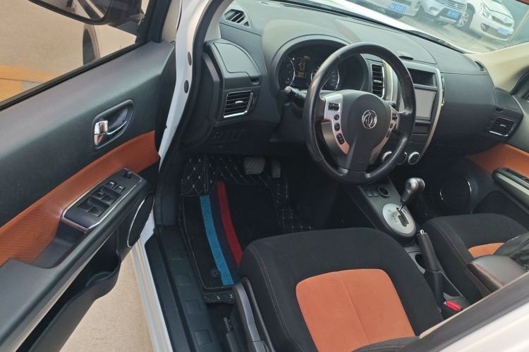 Used Dongfeng Fengdu MX6 2016 2.0L CVT Two-Wheel Drive All-Around Version Interior 3